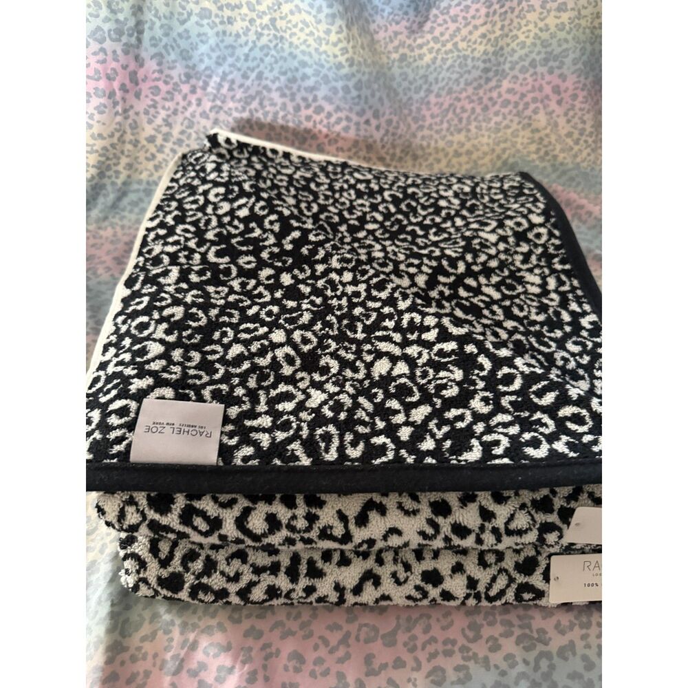 Rachel Zoe b/w Leopard cheetah 2 X BATH Towels 100% Cotton NWT animal print